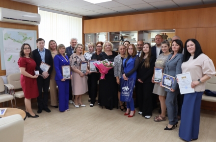 НА СЛУЖБЕ У ЗАВОДА